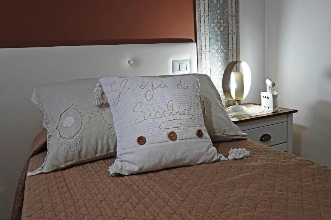 ラカルムート Gli Zii Di Sicilia Bed & Breakfast エクステリア 写真